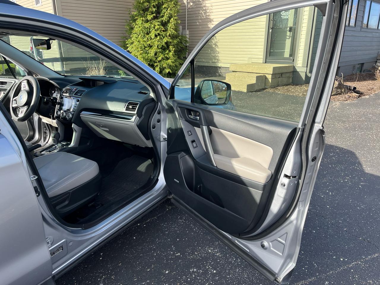 Subaru Forester 2.5i Limited 2017