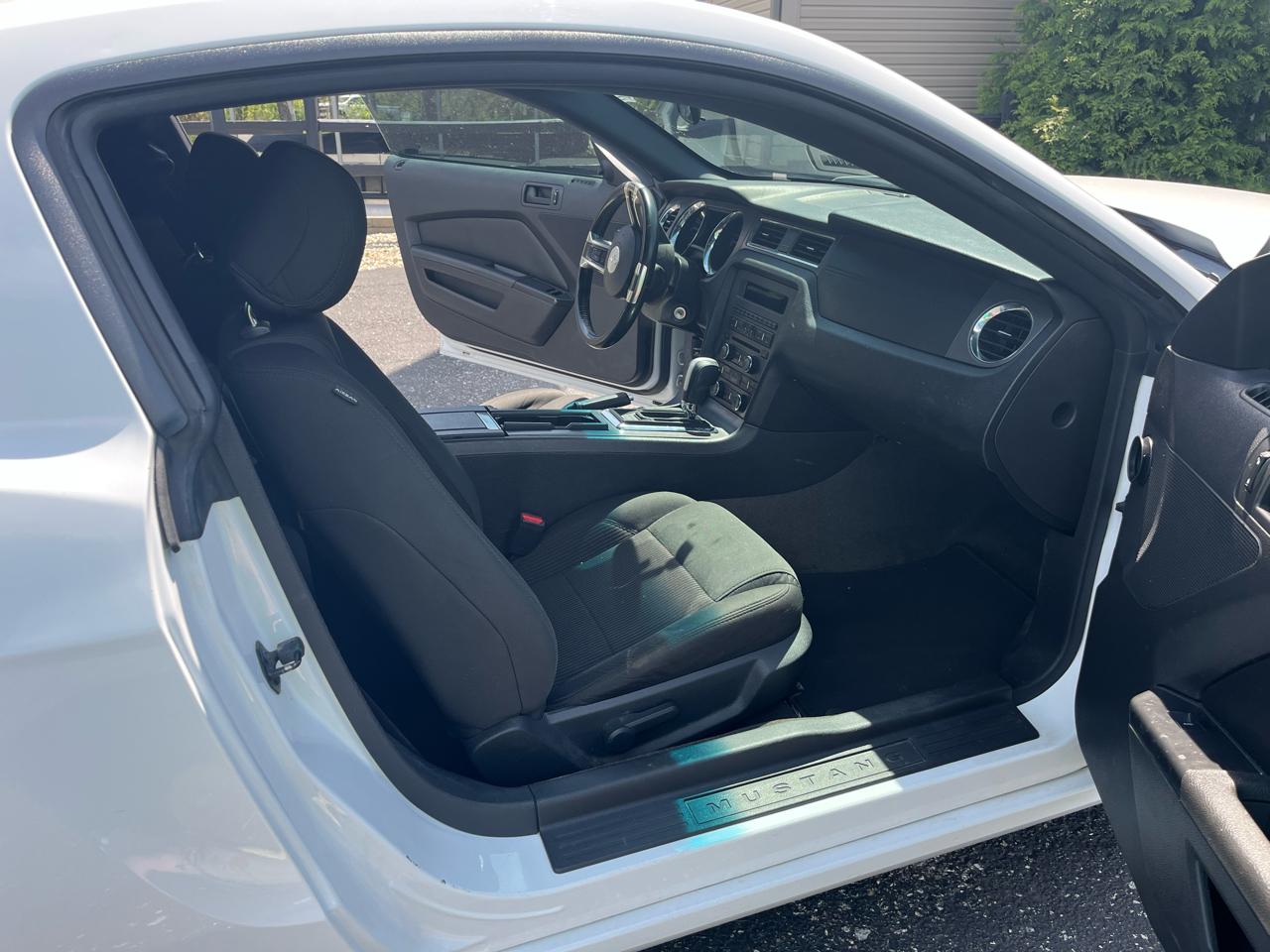 Ford Mustang V6 Coupe 2014