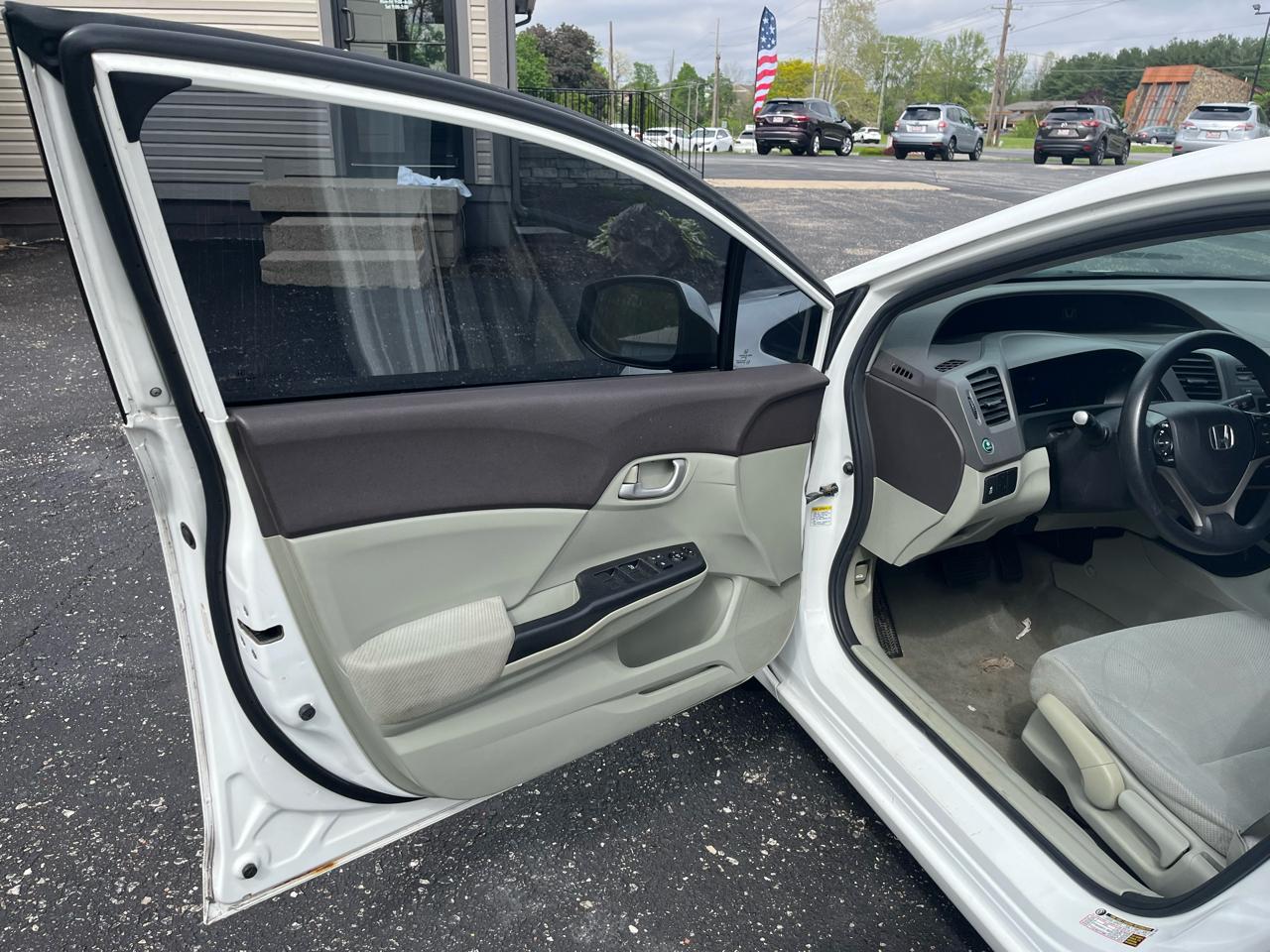 Honda Civic LX Sedan 5-Speed AT 2012