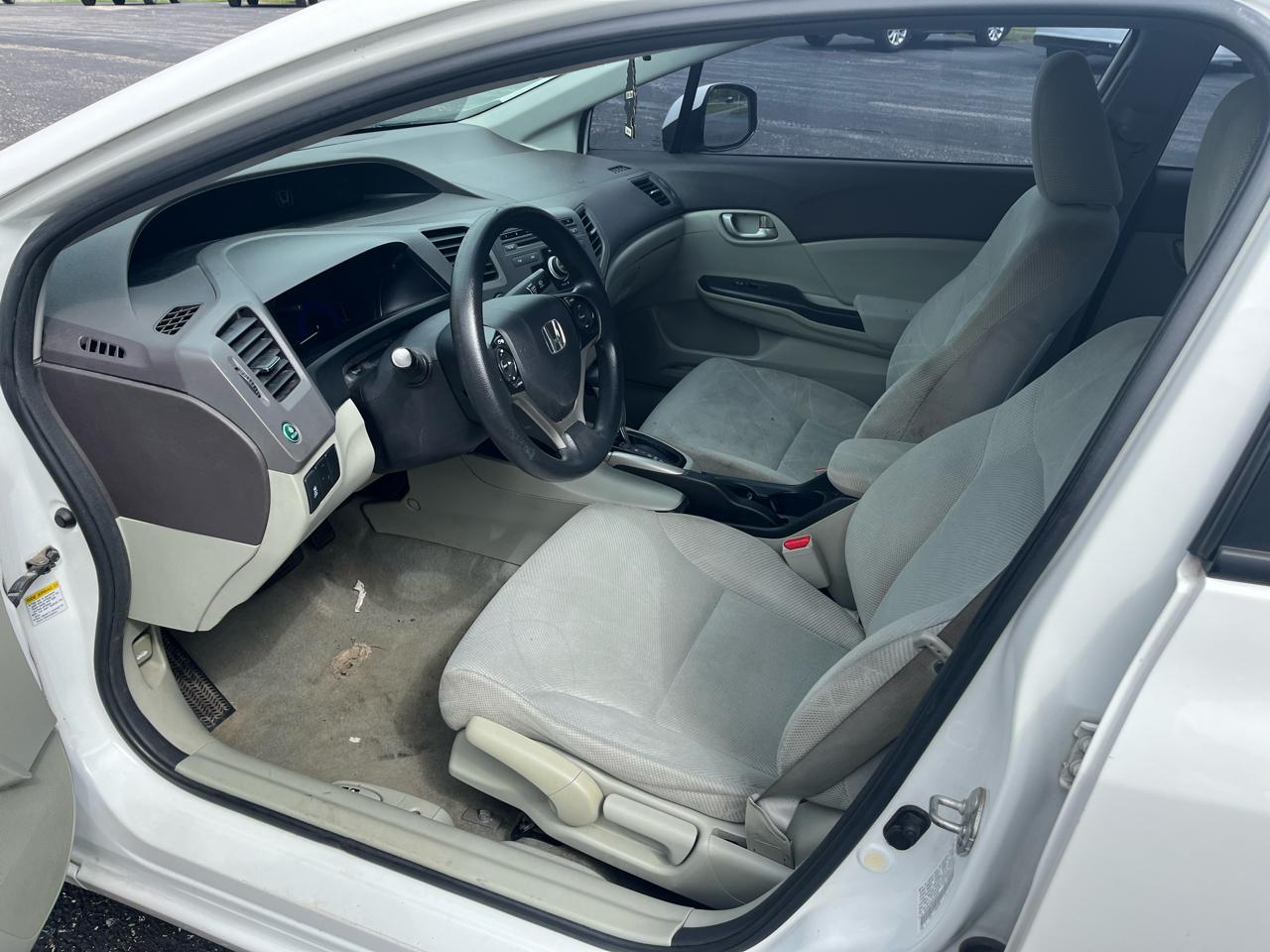 Honda Civic LX Sedan 5-Speed AT 2012