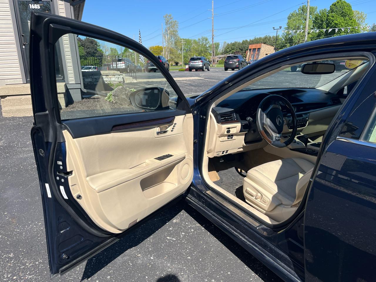 Lexus ES 350 Sedan 2014