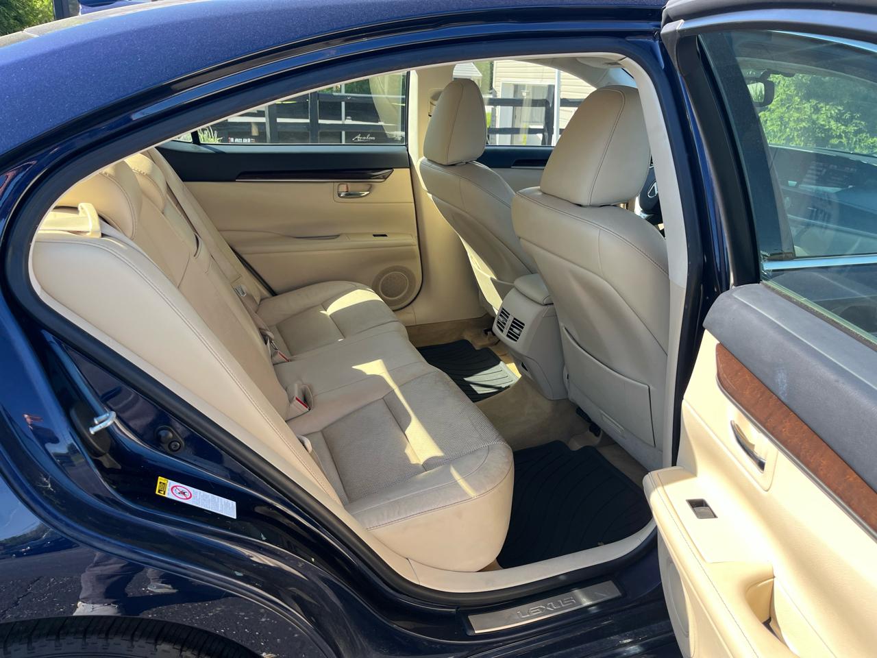 Lexus ES 350 Sedan 2014