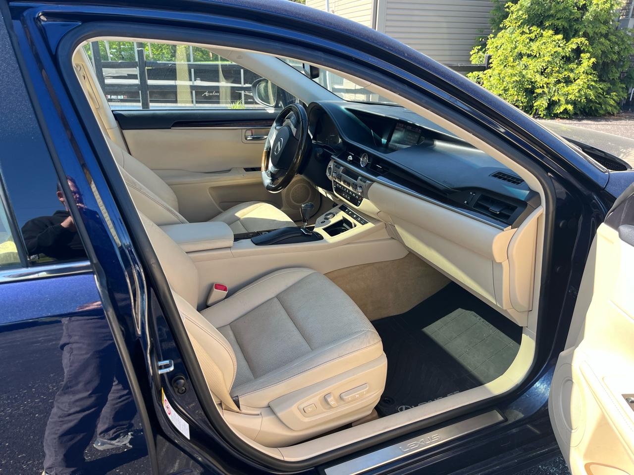Lexus ES 350 Sedan 2014