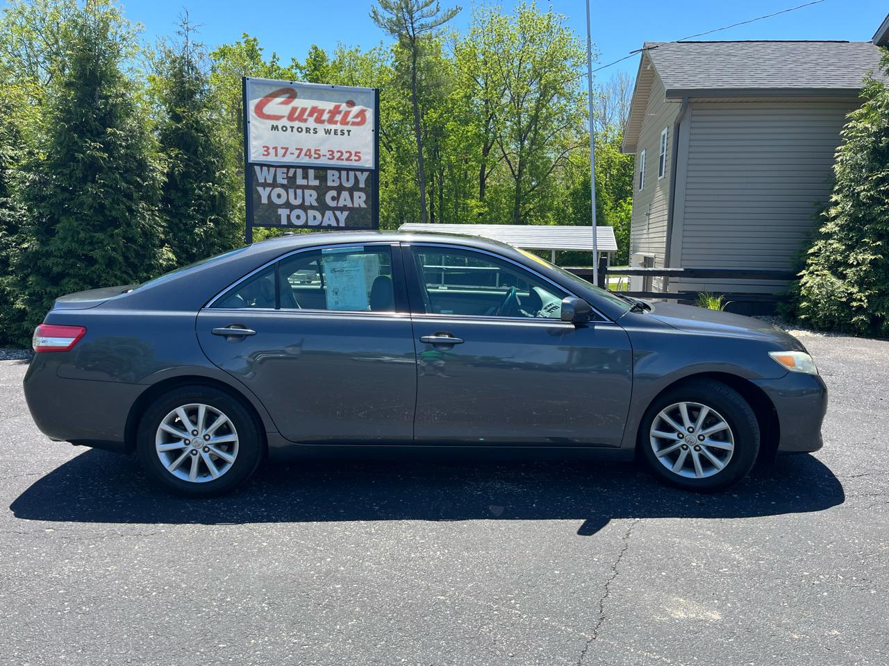 Toyota Camry Base 6-Spd AT 2011