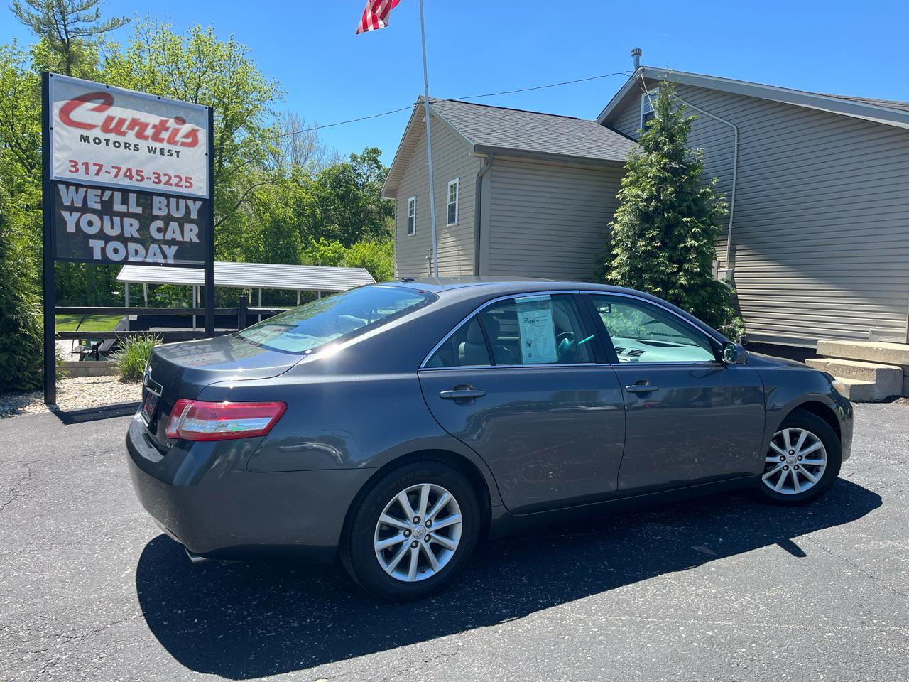Toyota Camry Base 6-Spd AT 2011