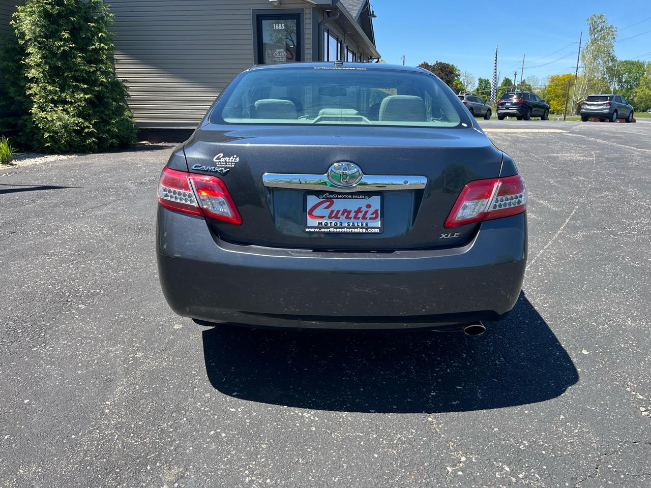 Toyota Camry Base 6-Spd AT 2011