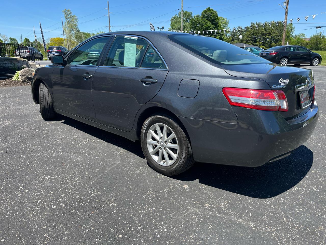 Toyota Camry Base 6-Spd AT 2011