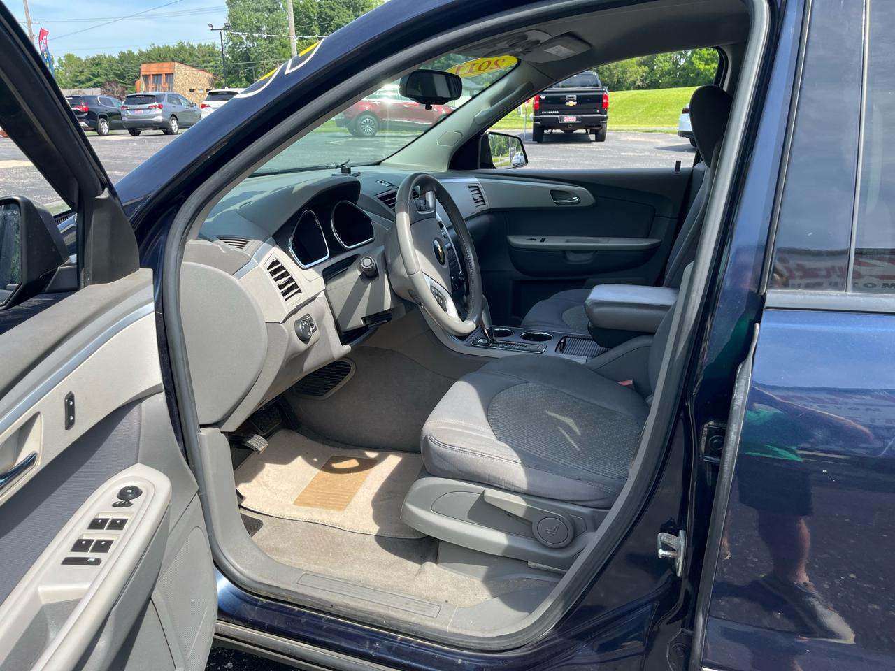 Chevrolet Traverse LS AWD w/PDC 2011
