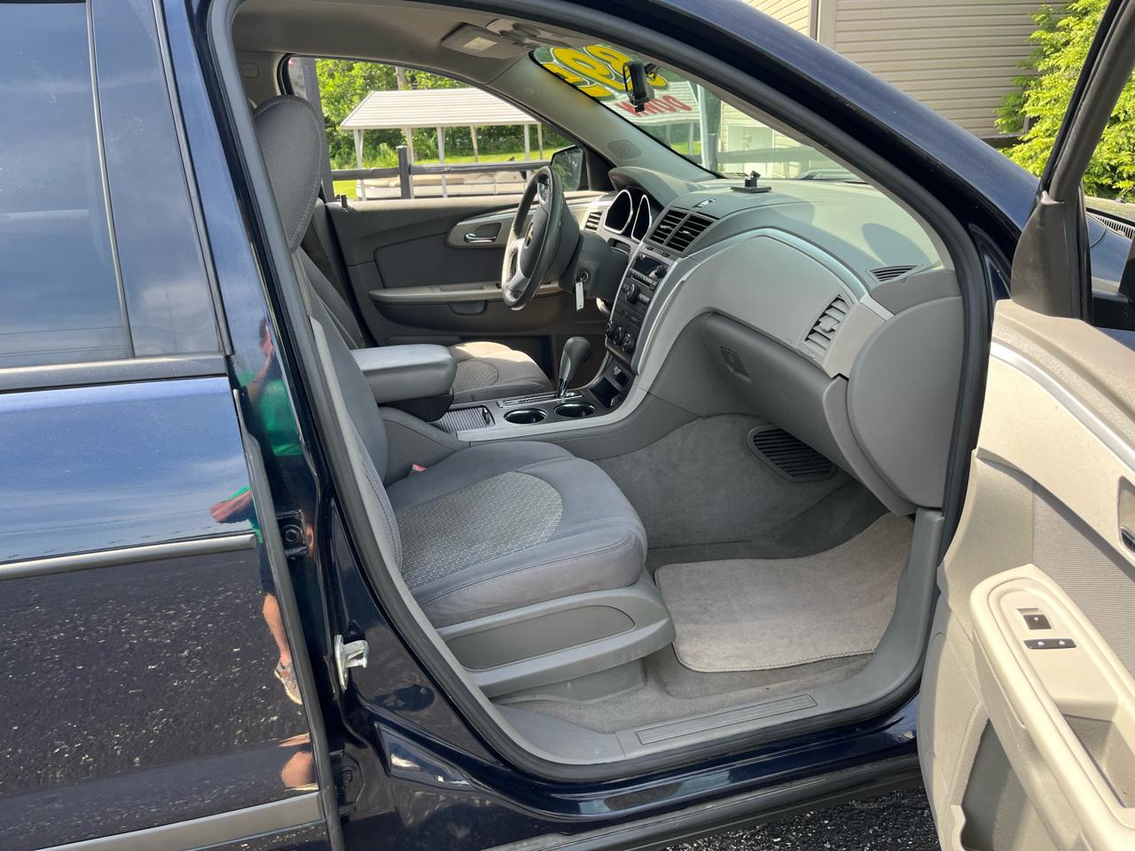 Chevrolet Traverse LS AWD w/PDC 2011