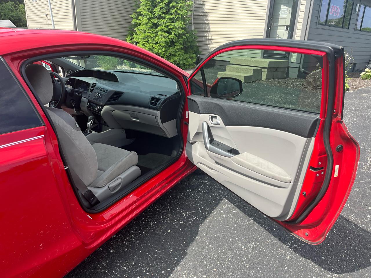 Honda Civic EX Coupe 5-Speed AT 2012