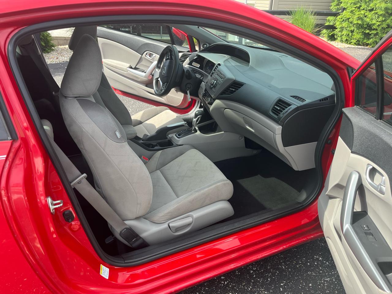 Honda Civic EX Coupe 5-Speed AT 2012