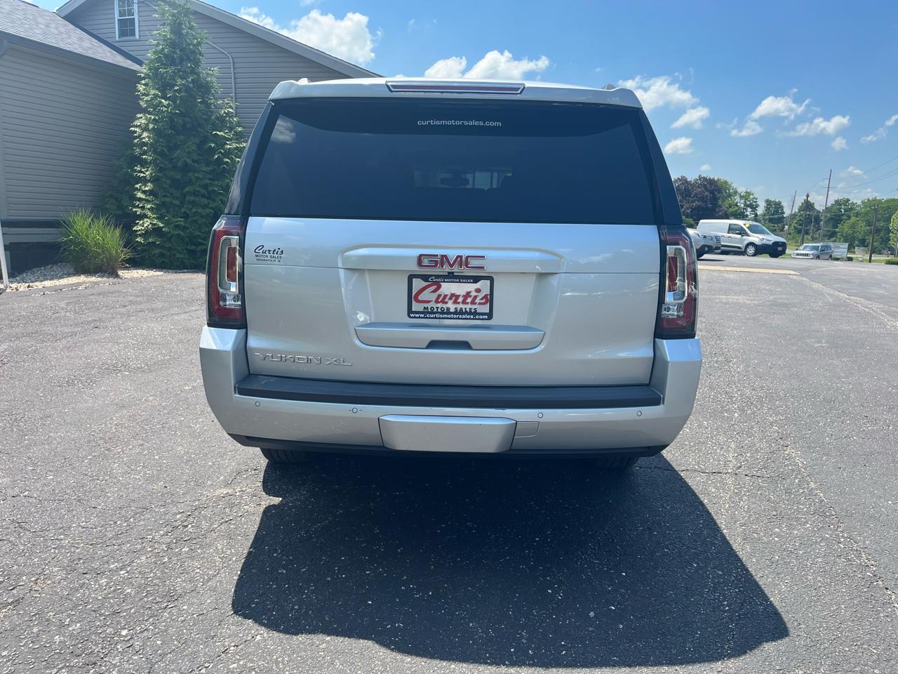 GMC Yukon XL SLE 4WD 2017
