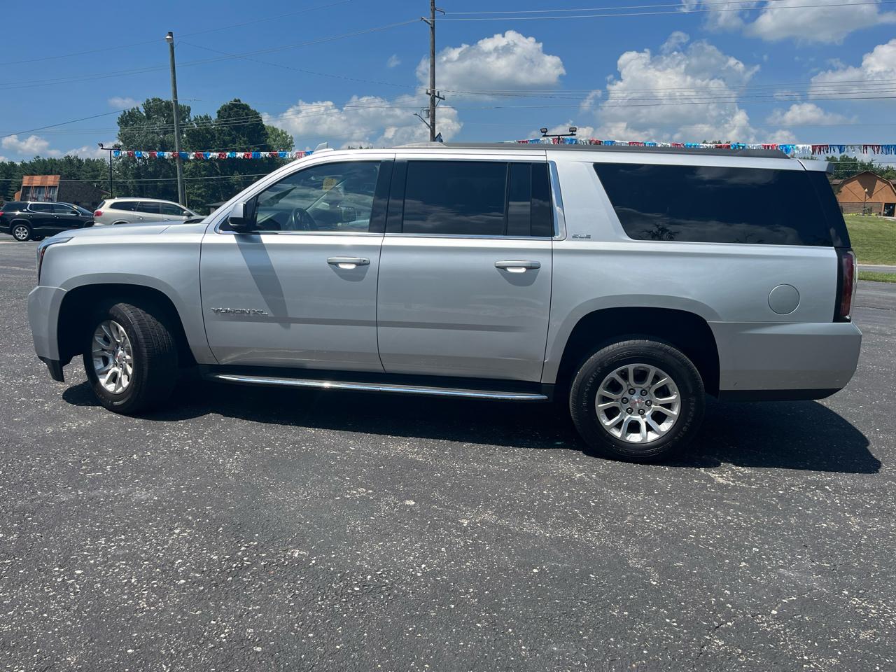GMC Yukon XL SLE 4WD 2017