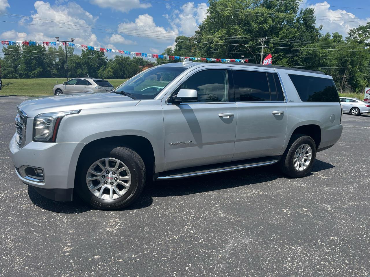 GMC Yukon XL SLE 4WD 2017