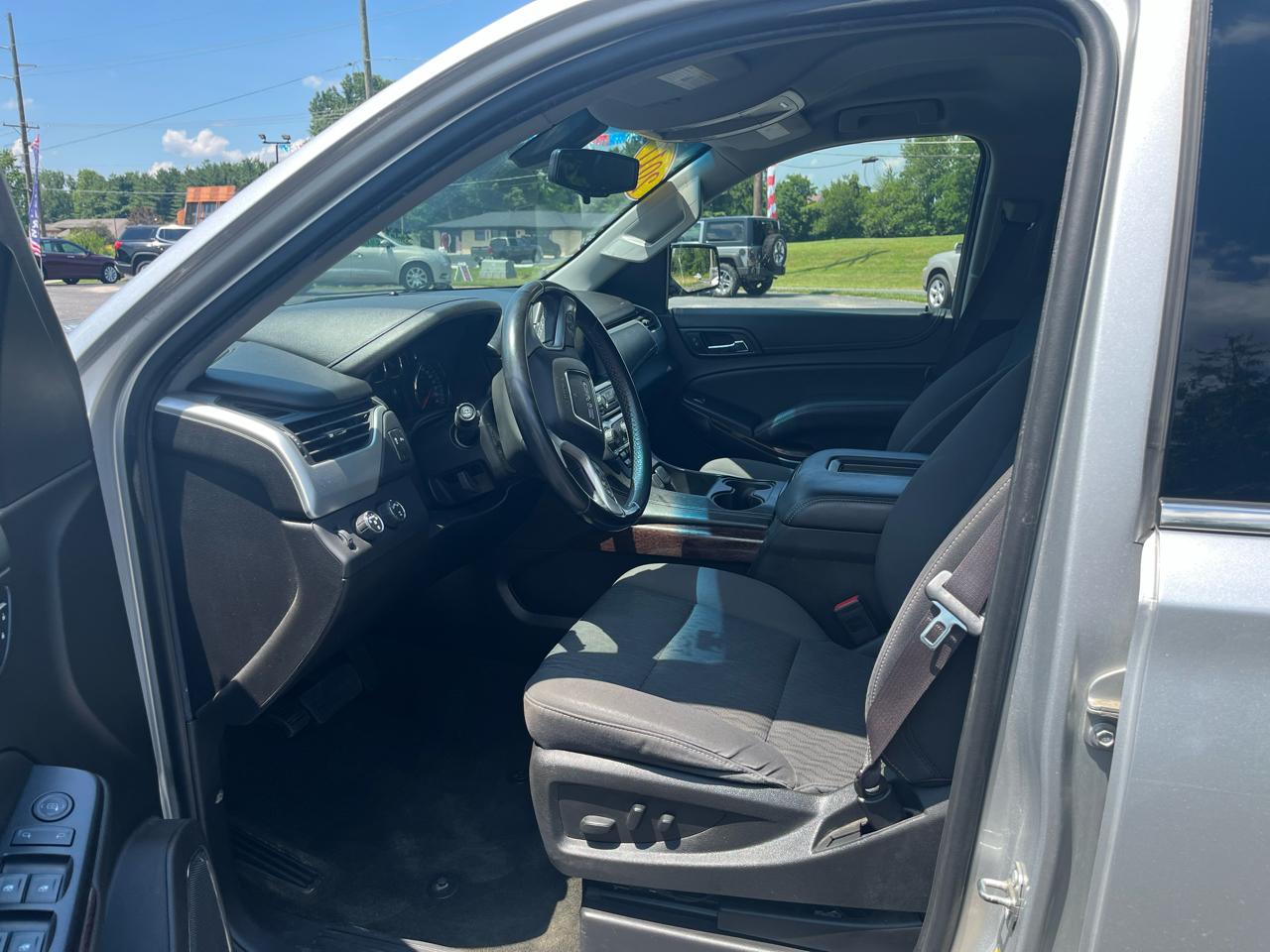 GMC Yukon XL SLE 4WD 2017