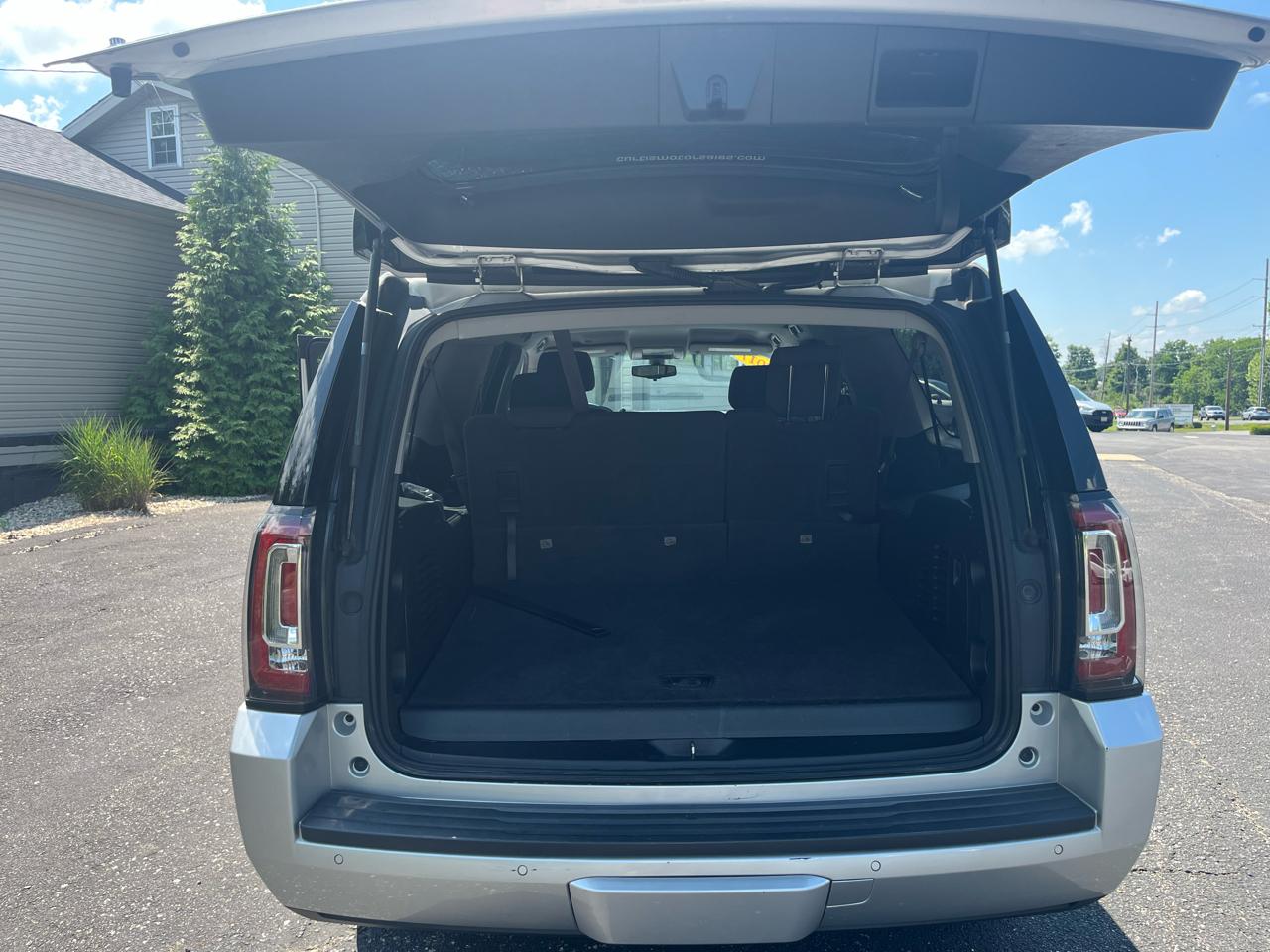 GMC Yukon XL SLE 4WD 2017