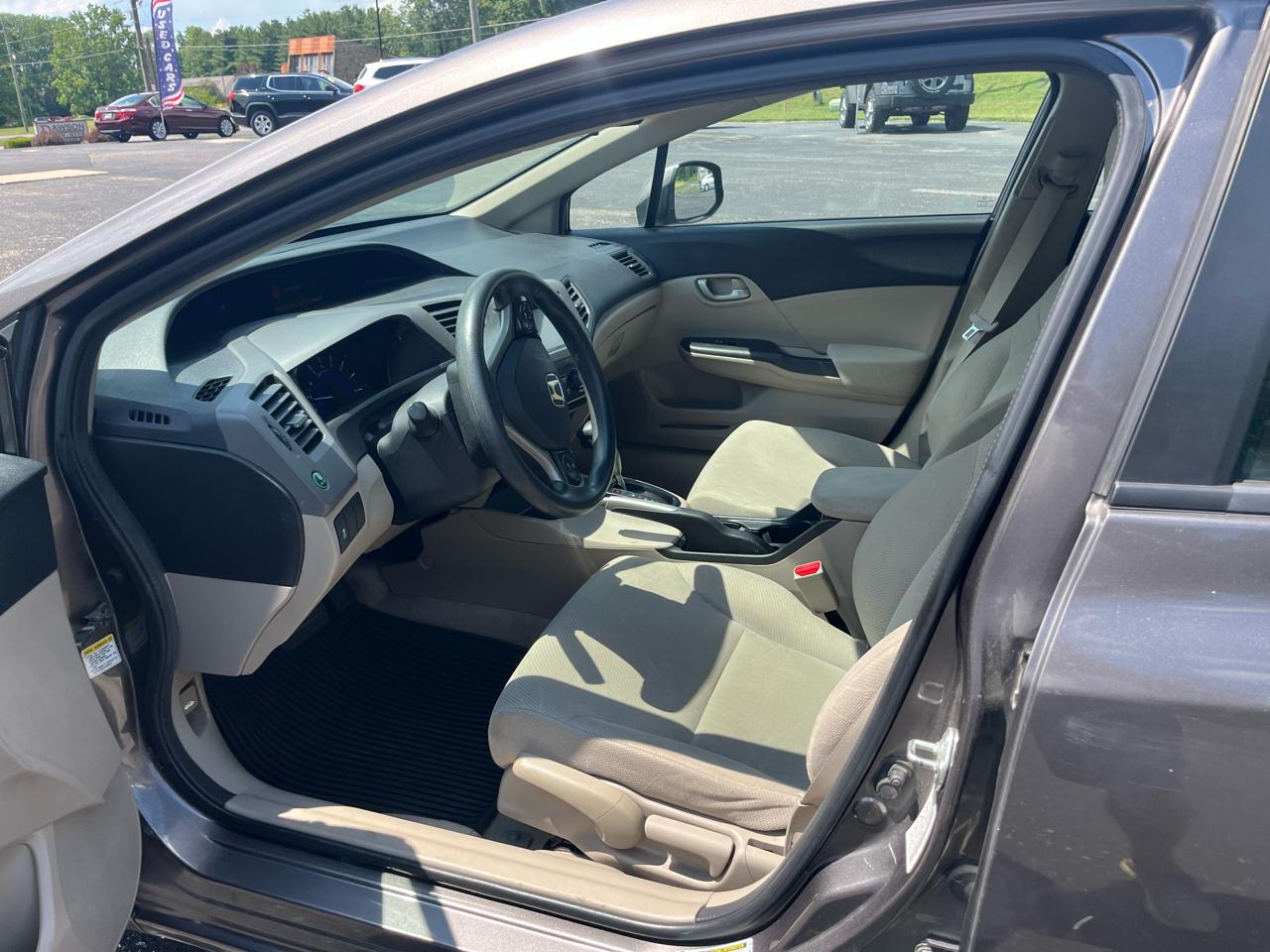 Honda Civic LX Sedan 5-Speed AT 2012
