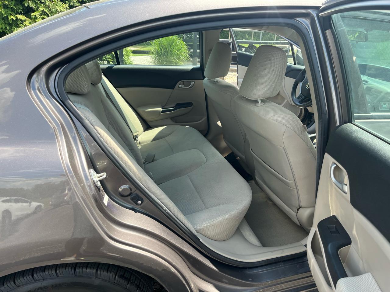 Honda Civic LX Sedan 5-Speed AT 2012