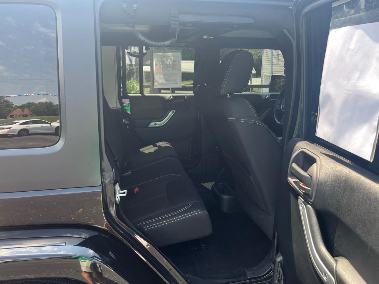 Jeep Wrangler Unlimited Sahara 4WD 2015