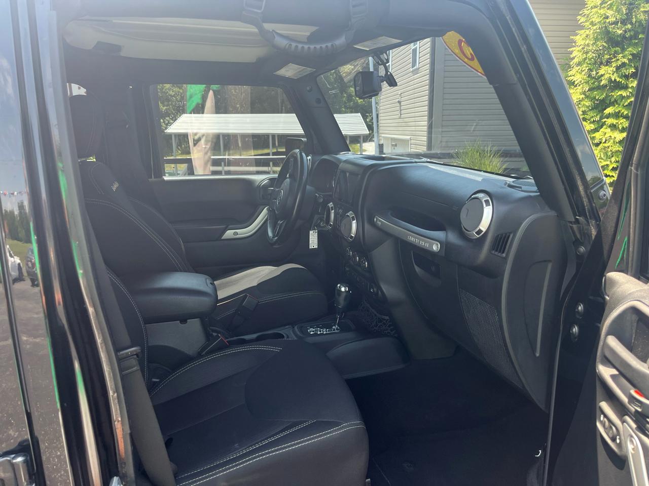 Jeep Wrangler Unlimited Sahara 4WD 2015
