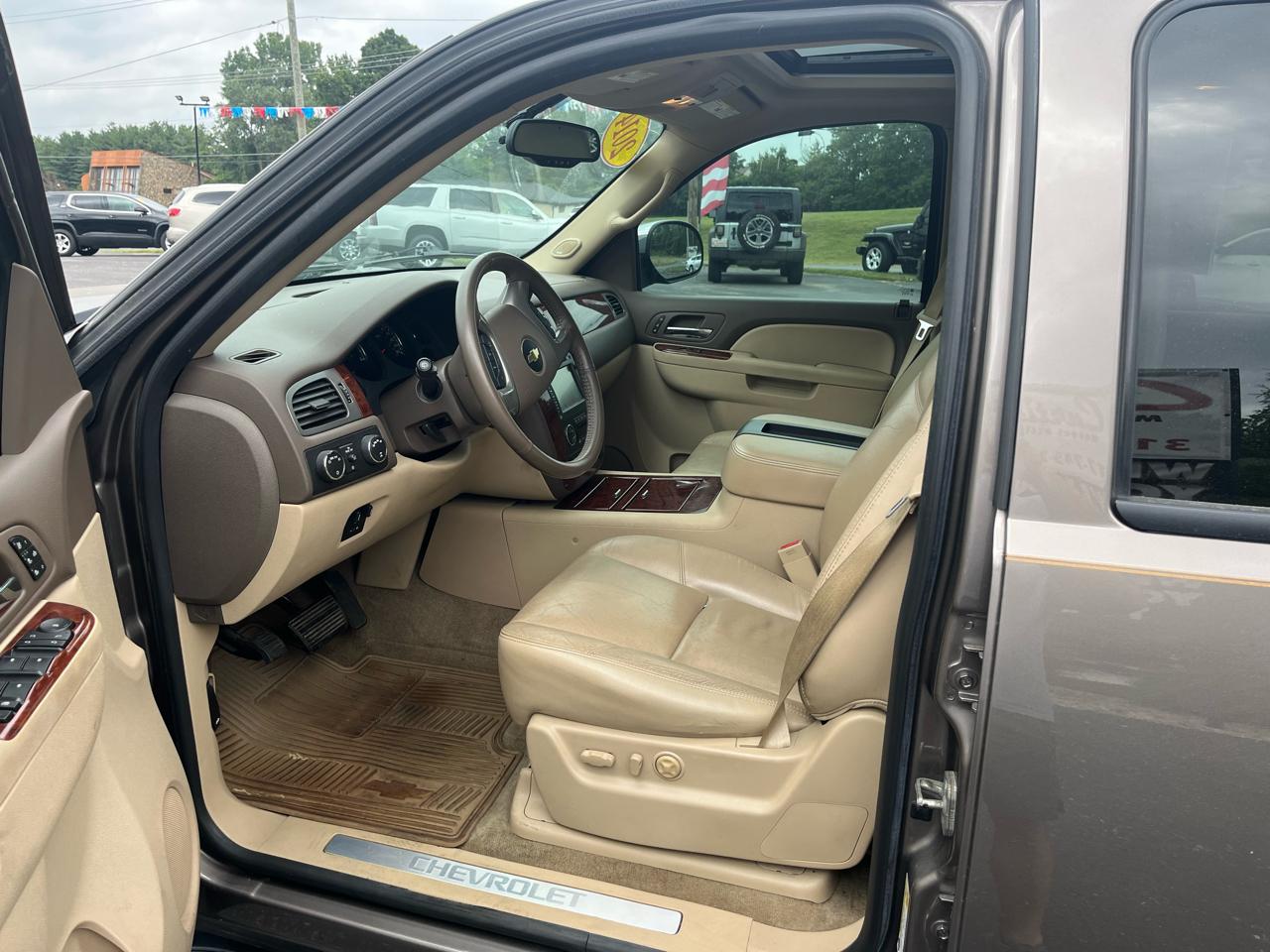 Chevrolet Suburban LTZ 1500 4WD 2014