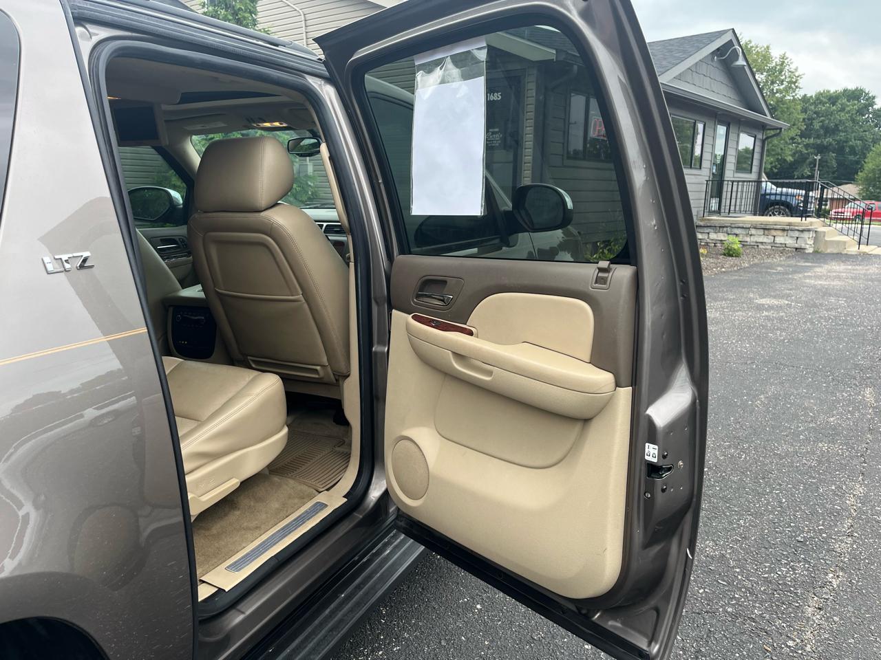 Chevrolet Suburban LTZ 1500 4WD 2014
