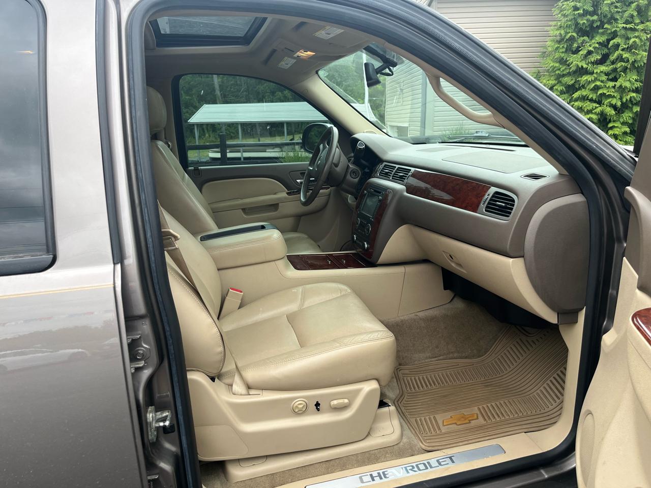 Chevrolet Suburban LTZ 1500 4WD 2014