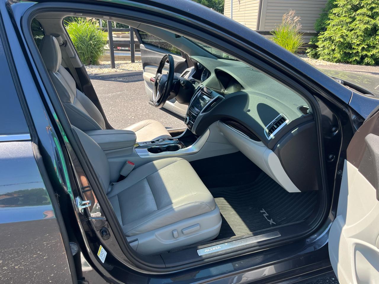 Acura TLX 9-Spd AT w/Technology Package 2015