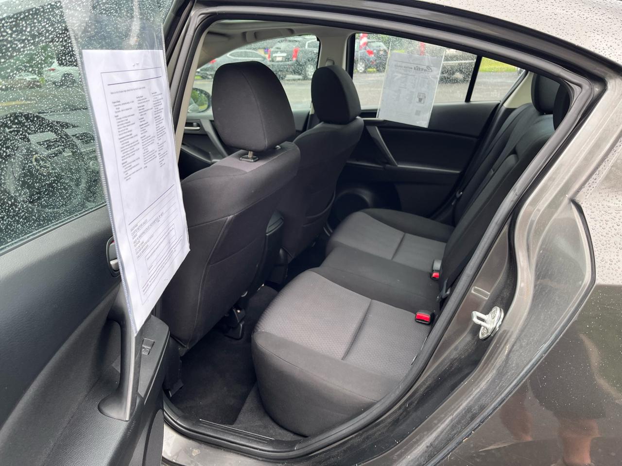 Mazda MAZDA3 i Touring 4-door 2010