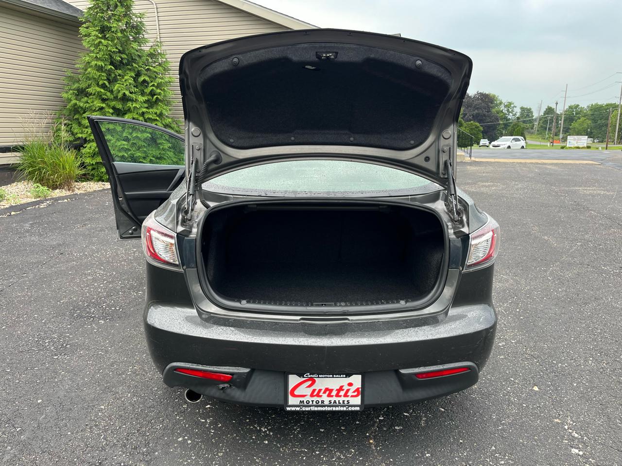 Mazda MAZDA3 i Touring 4-door 2010