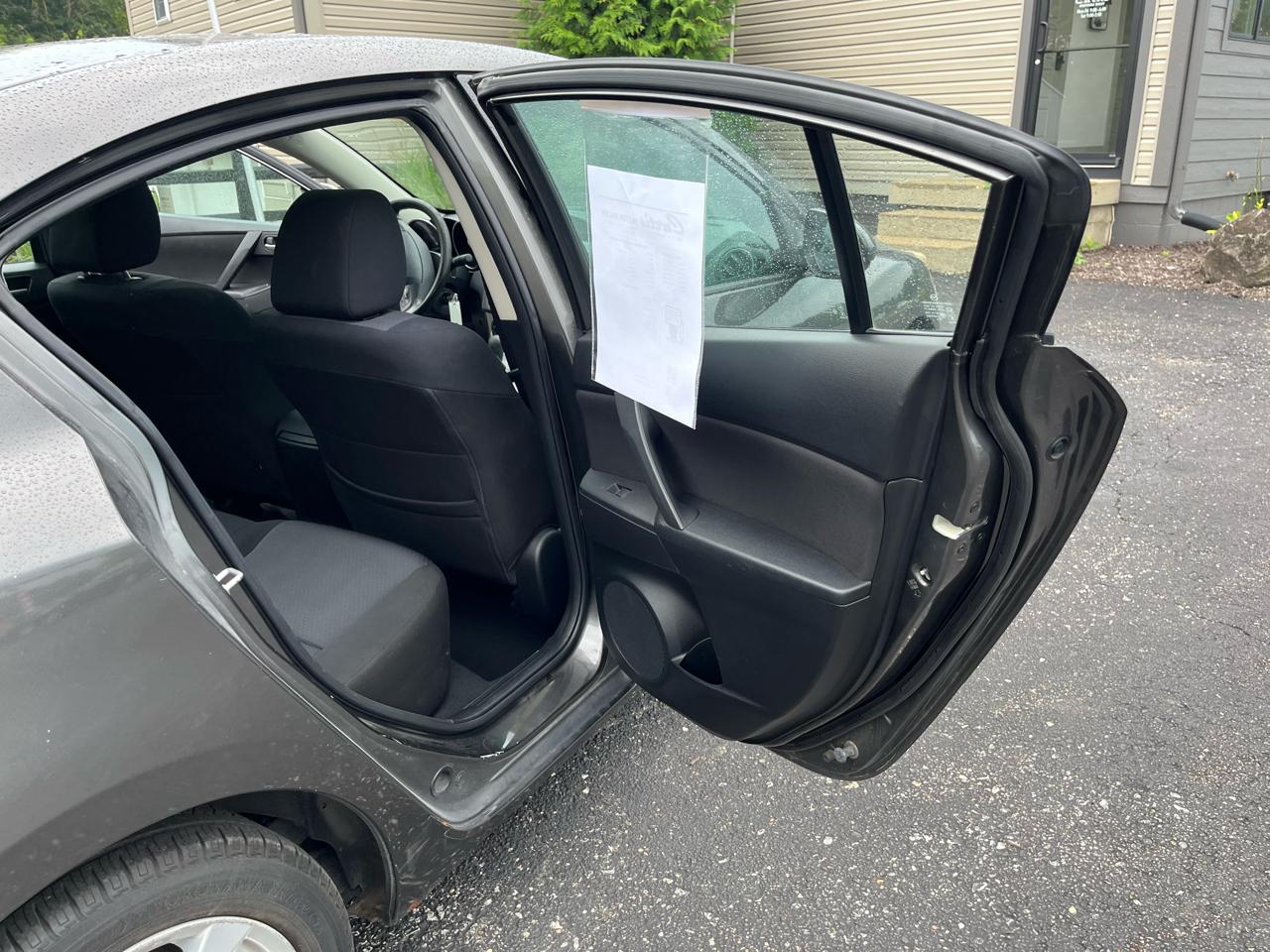 Mazda MAZDA3 i Touring 4-door 2010