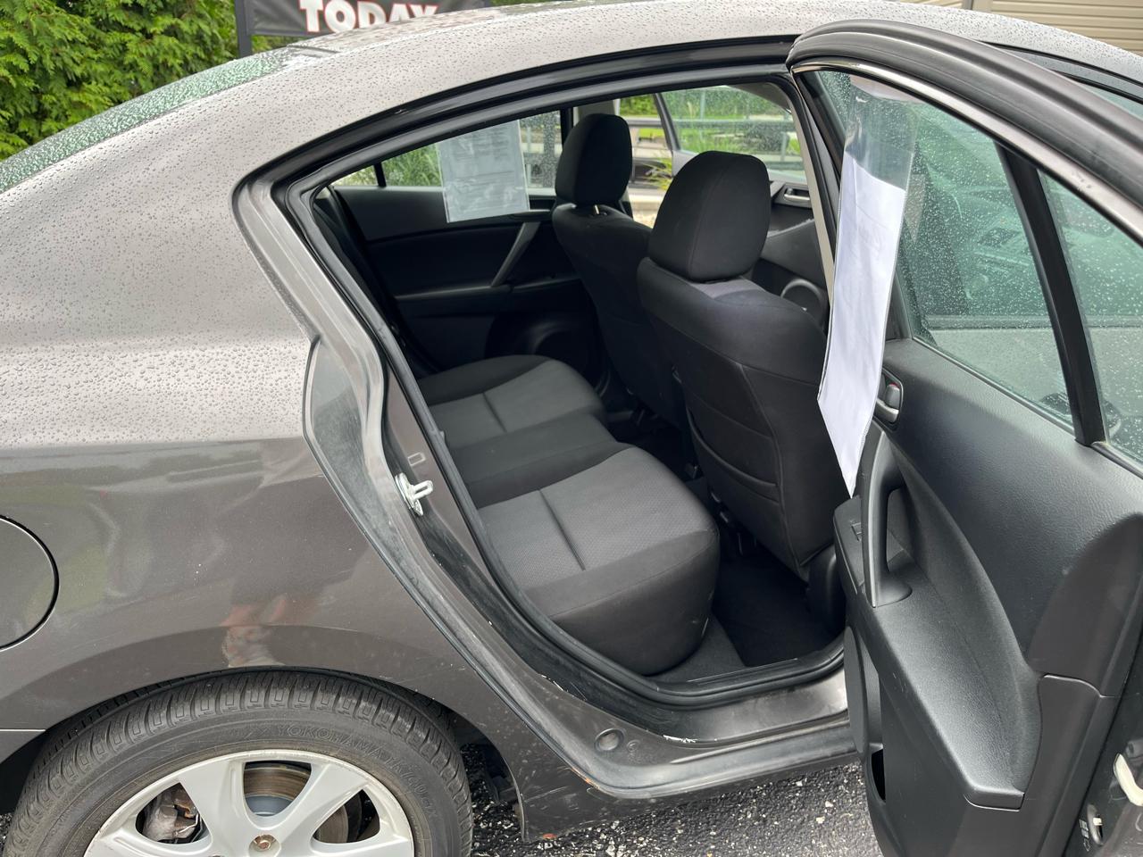 Mazda MAZDA3 i Touring 4-door 2010