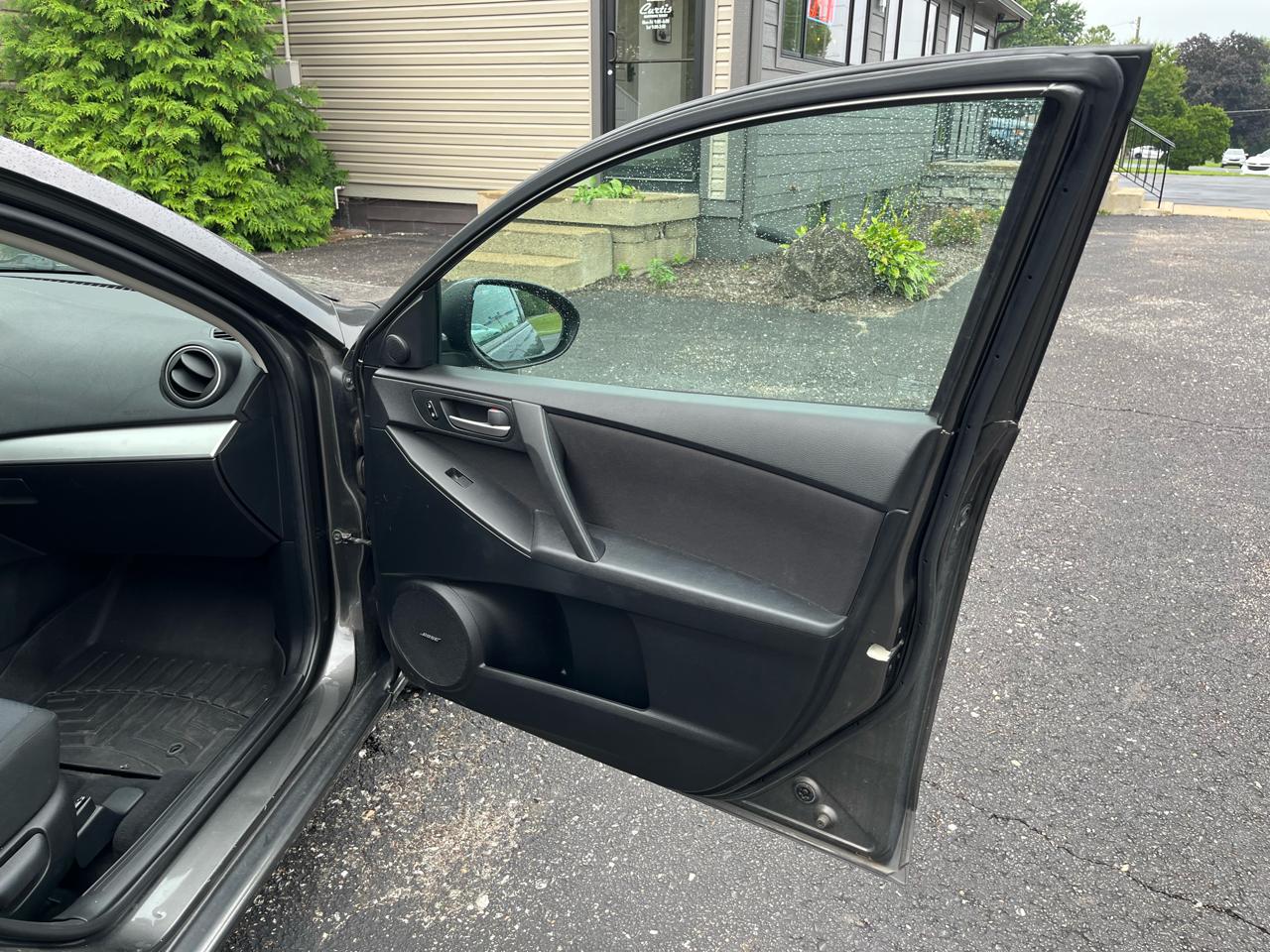 Mazda MAZDA3 i Touring 4-door 2010
