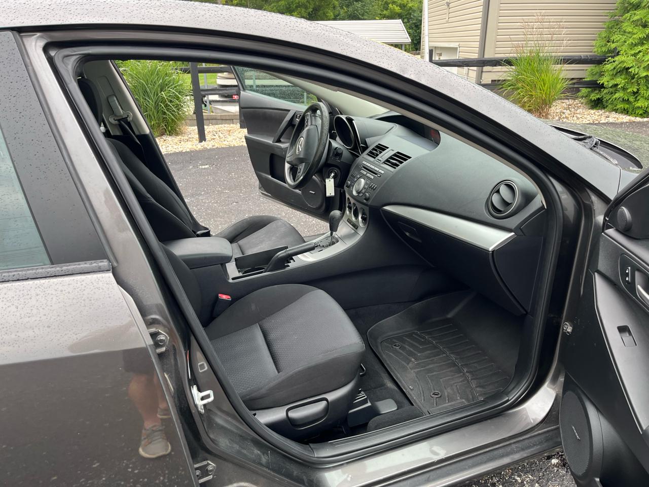 Mazda MAZDA3 i Touring 4-door 2010