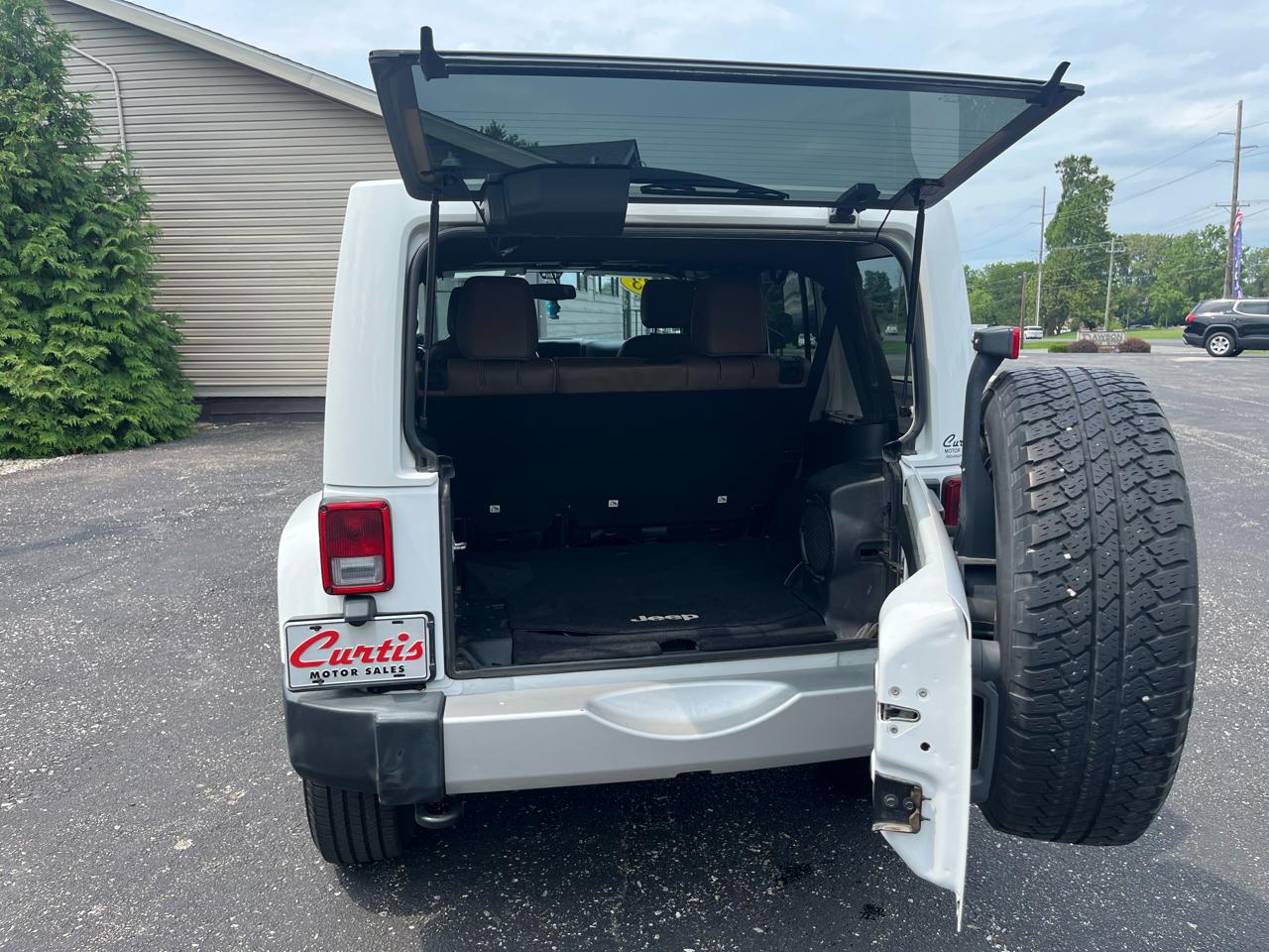 Jeep Wrangler Unlimited Sahara 4WD 2013