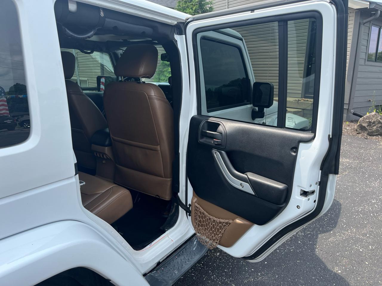 Jeep Wrangler Unlimited Sahara 4WD 2013
