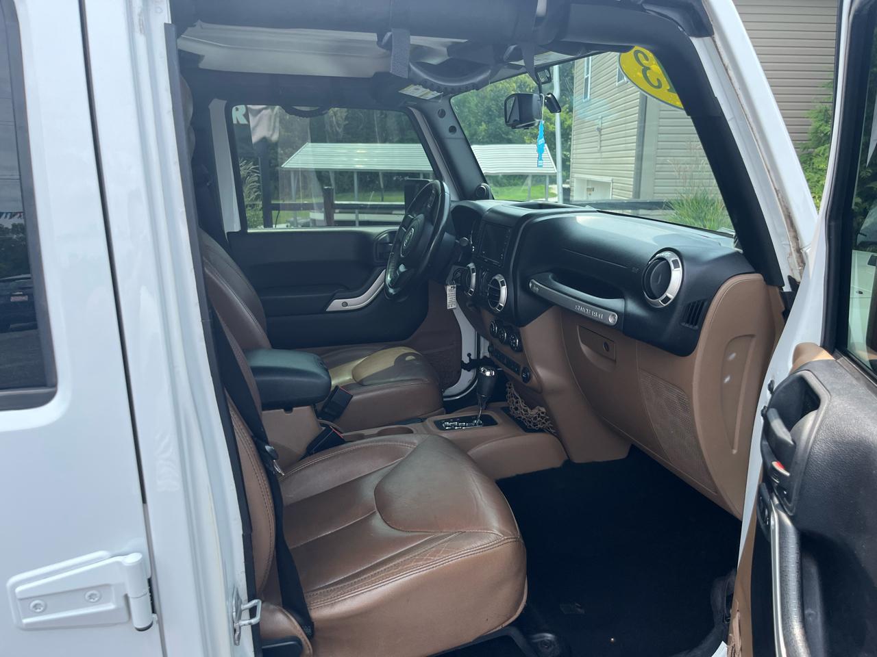 Jeep Wrangler Unlimited Sahara 4WD 2013