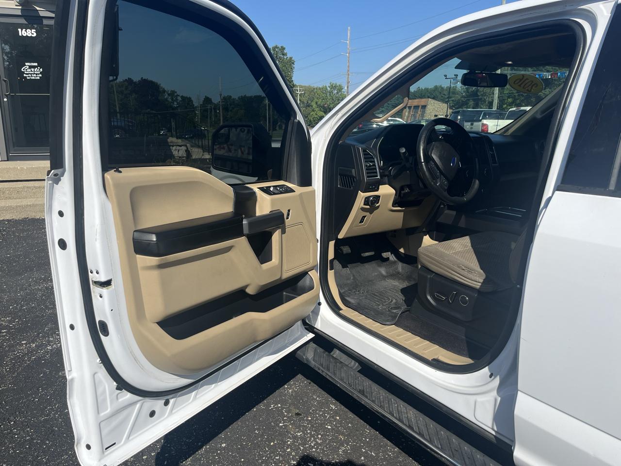 Ford F-150 Lariat SuperCrew 5.5-ft. Bed 4WD 2016