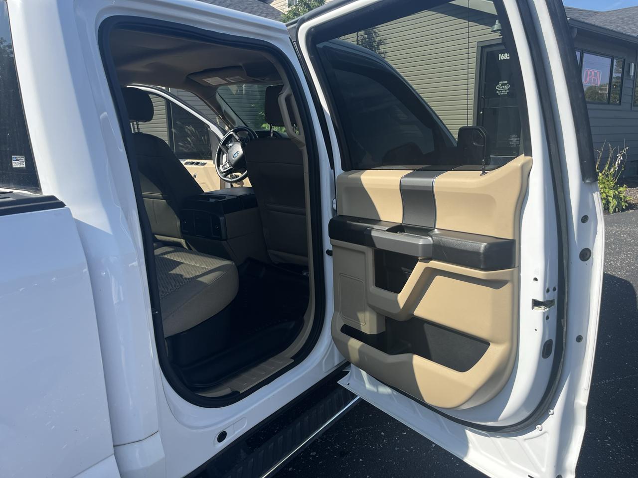 Ford F-150 Lariat SuperCrew 5.5-ft. Bed 4WD 2016