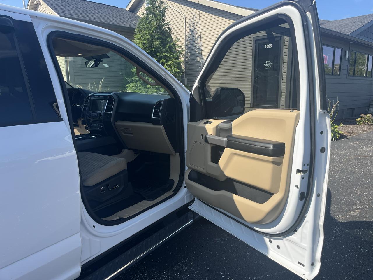 Ford F-150 Lariat SuperCrew 5.5-ft. Bed 4WD 2016