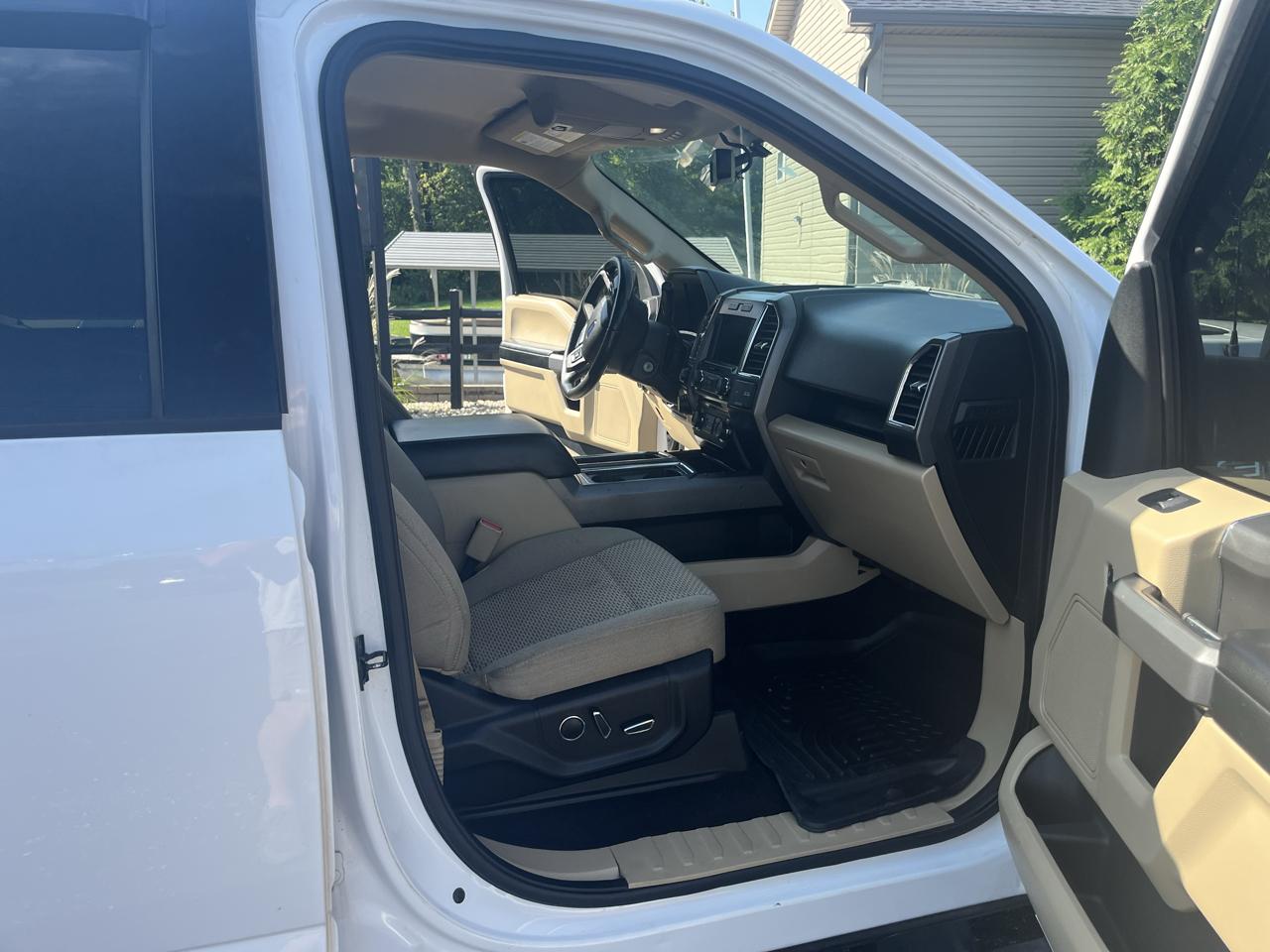 Ford F-150 Lariat SuperCrew 5.5-ft. Bed 4WD 2016