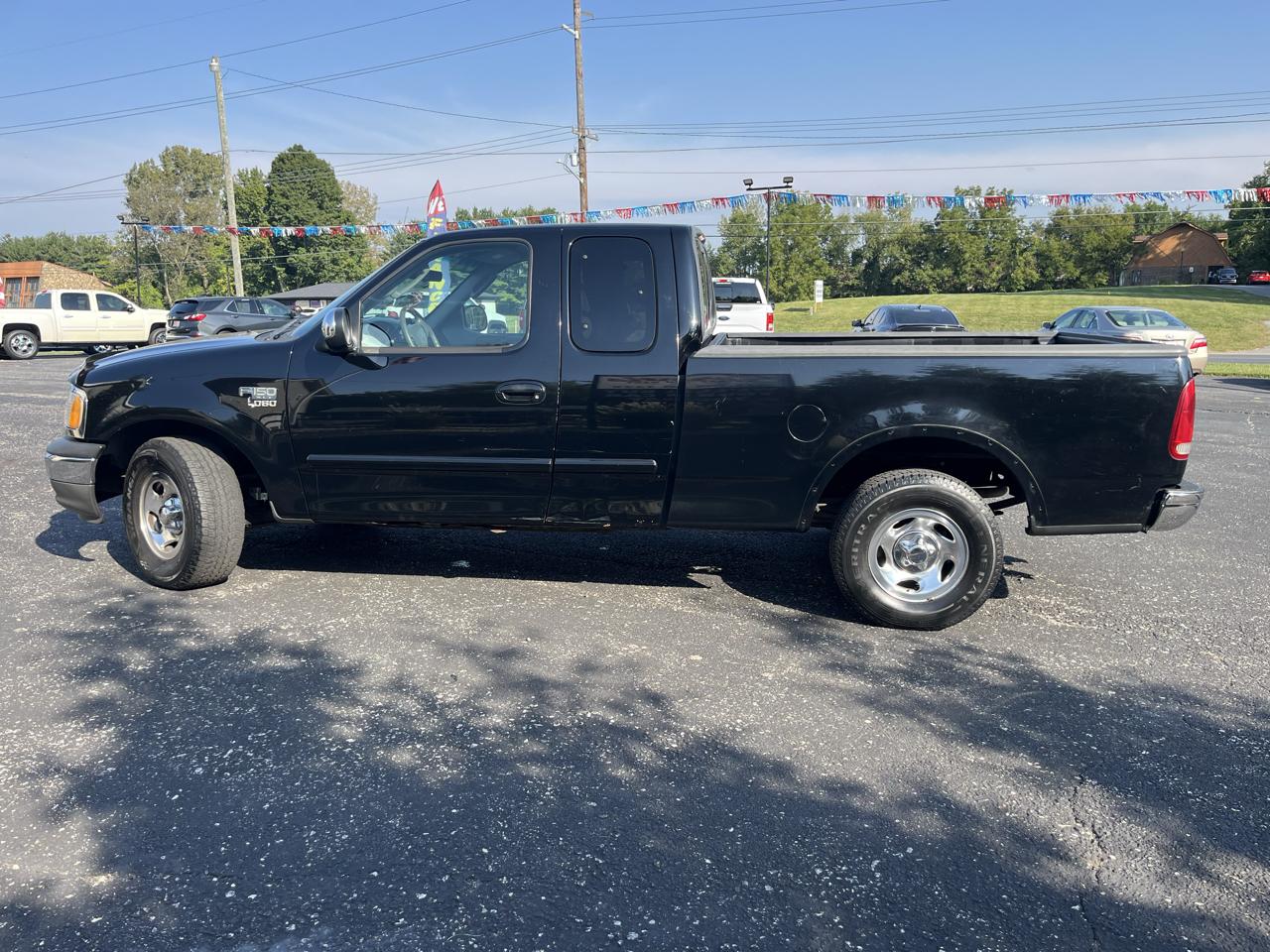 Ford F-150 XL SuperCab Short Bed 2WD 2002