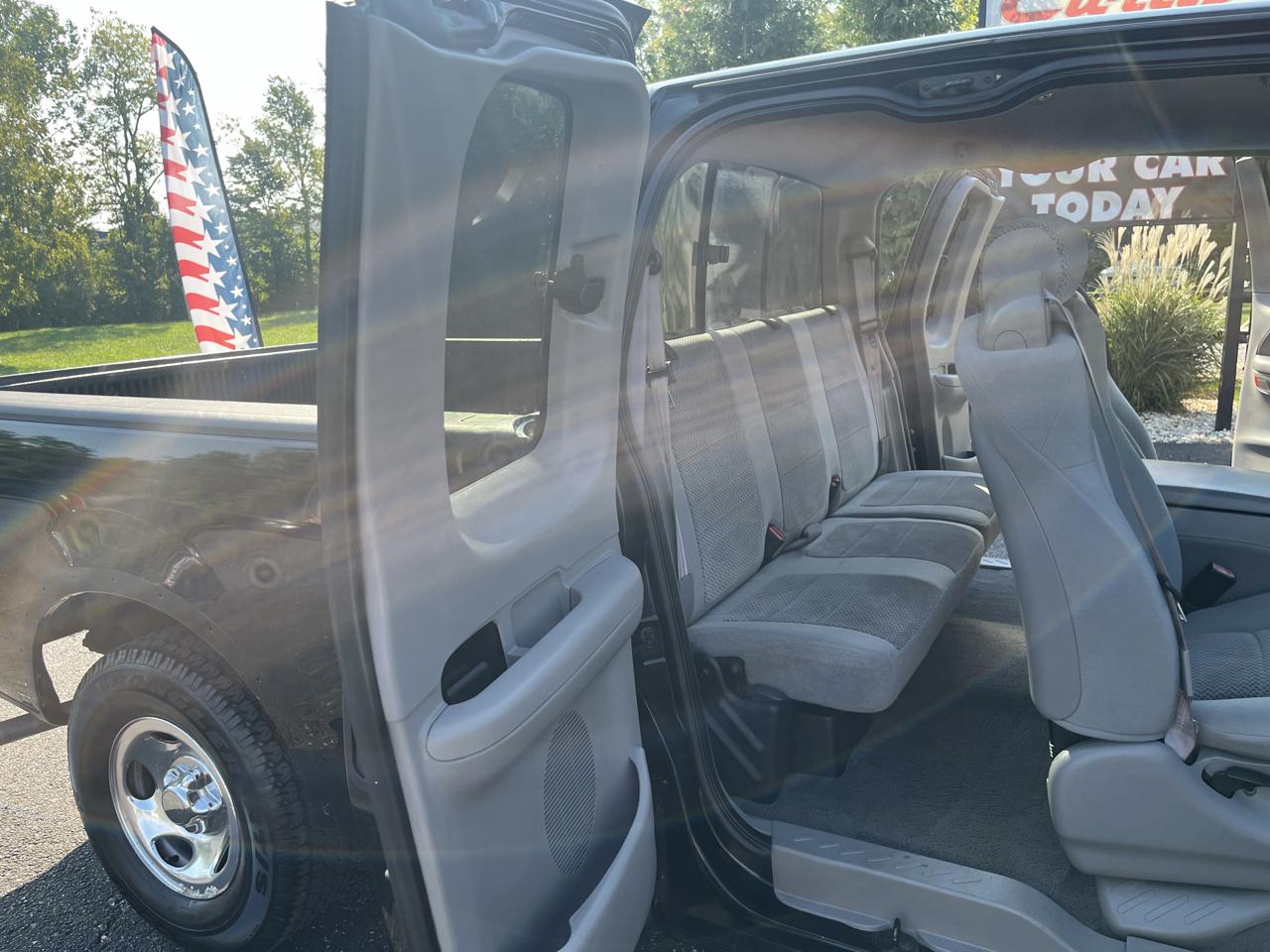 Ford F-150 XL SuperCab Short Bed 2WD 2002