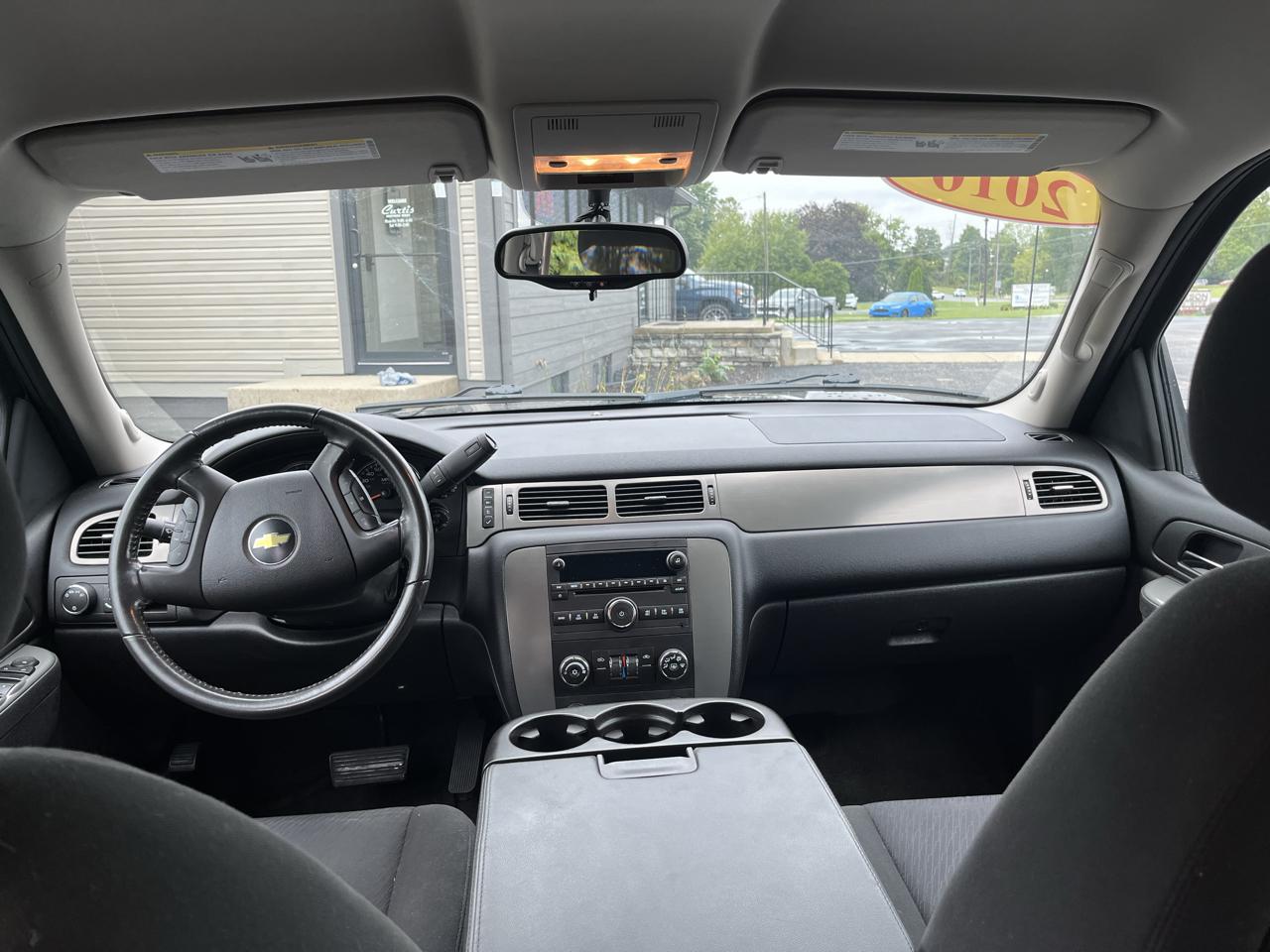 Chevrolet Avalanche LS 2WD 2010