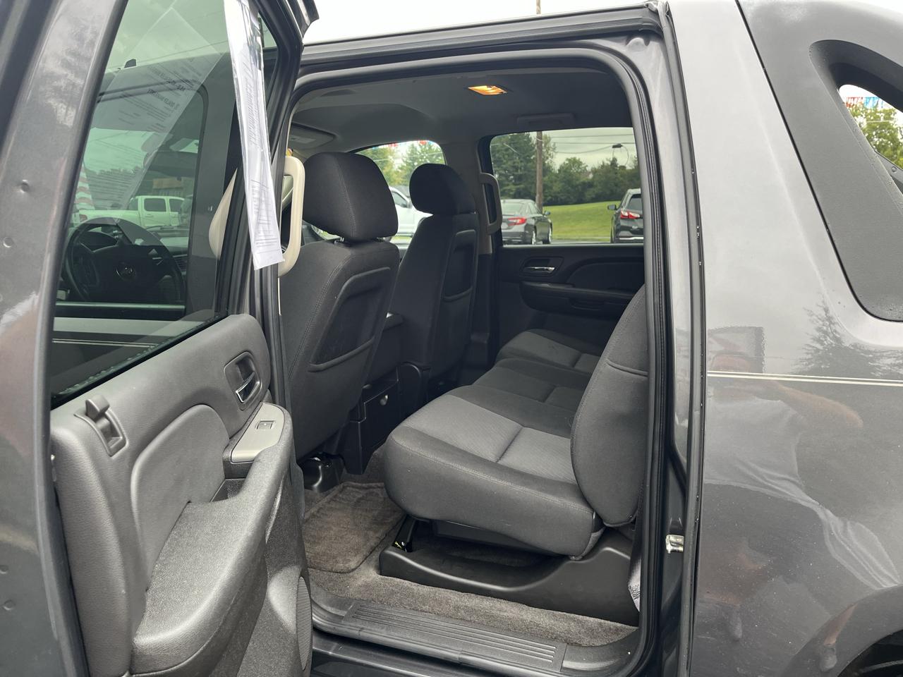 Chevrolet Avalanche LS 2WD 2010