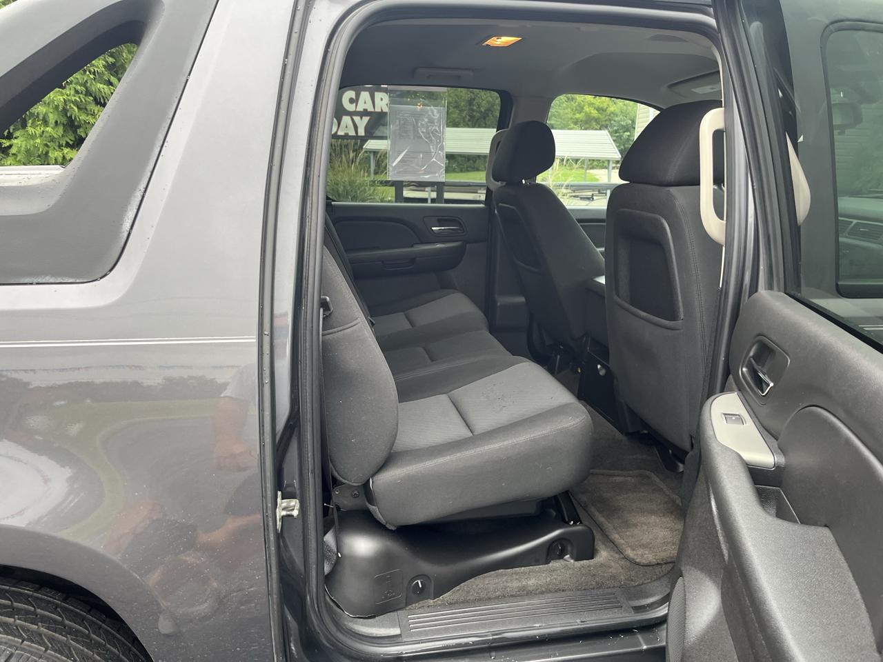 Chevrolet Avalanche LS 2WD 2010
