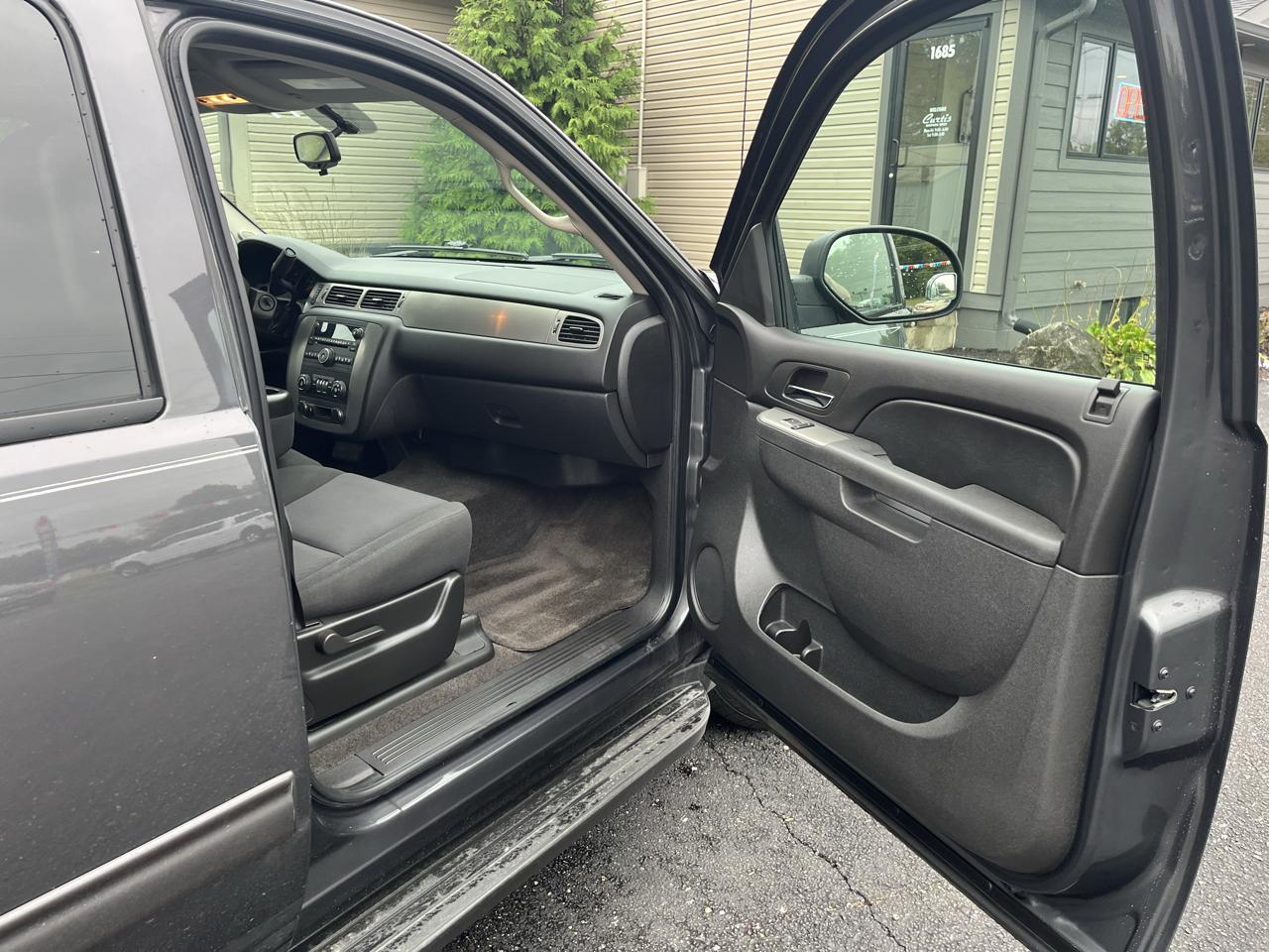 Chevrolet Avalanche LS 2WD 2010