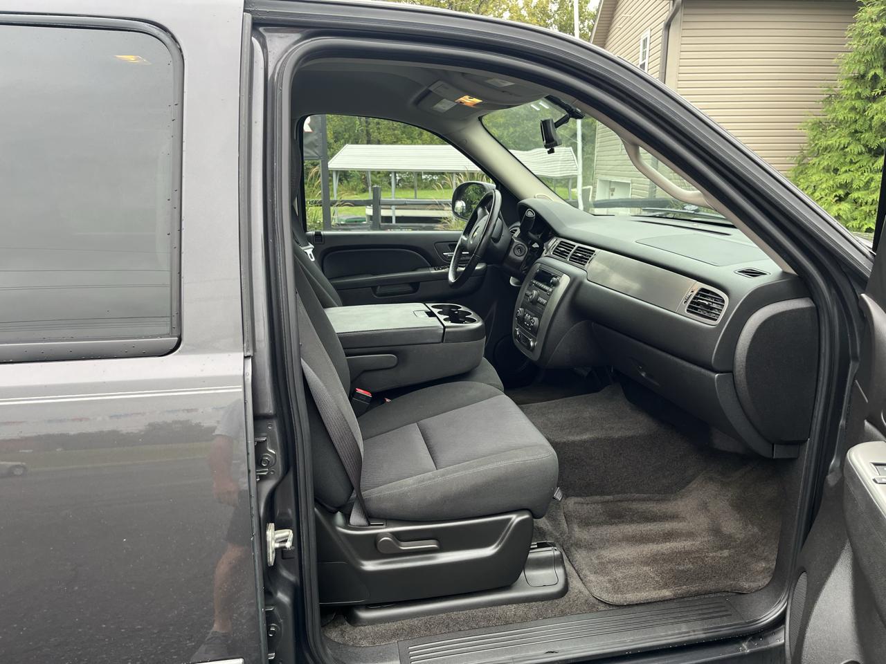 Chevrolet Avalanche LS 2WD 2010