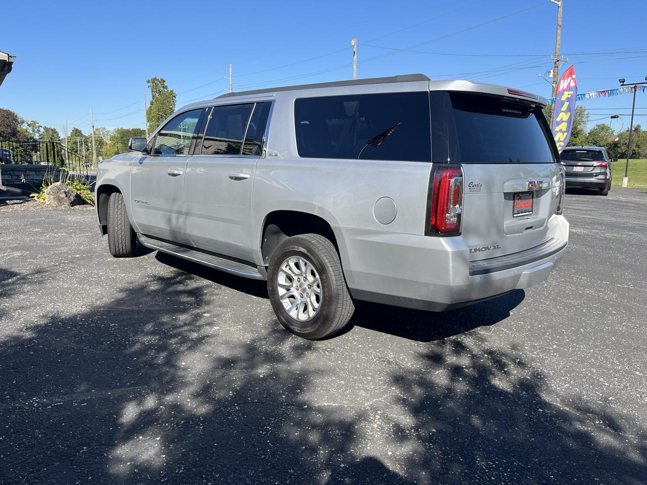 GMC Yukon XL SLE 4WD 2017