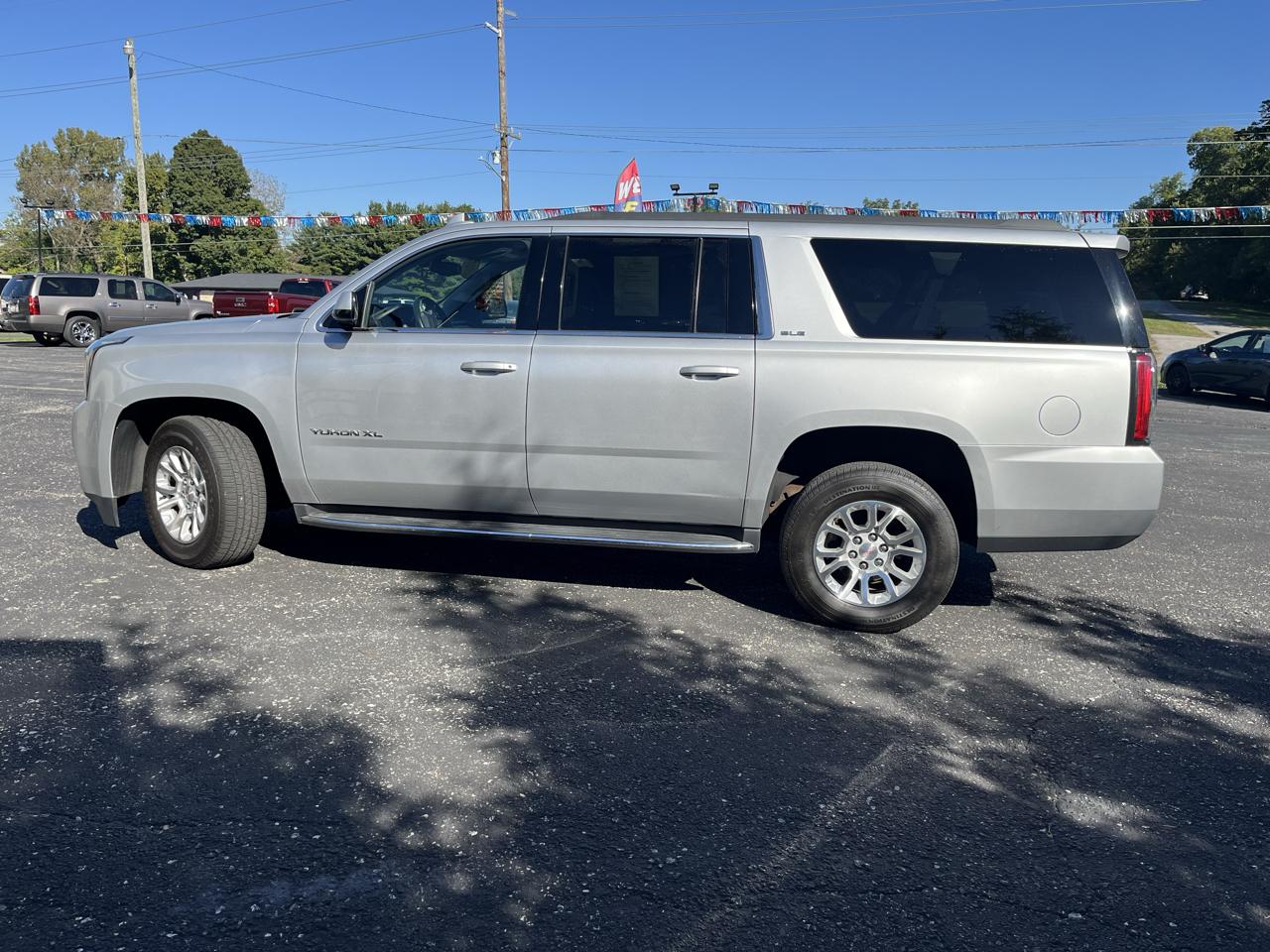 GMC Yukon XL SLE 4WD 2017